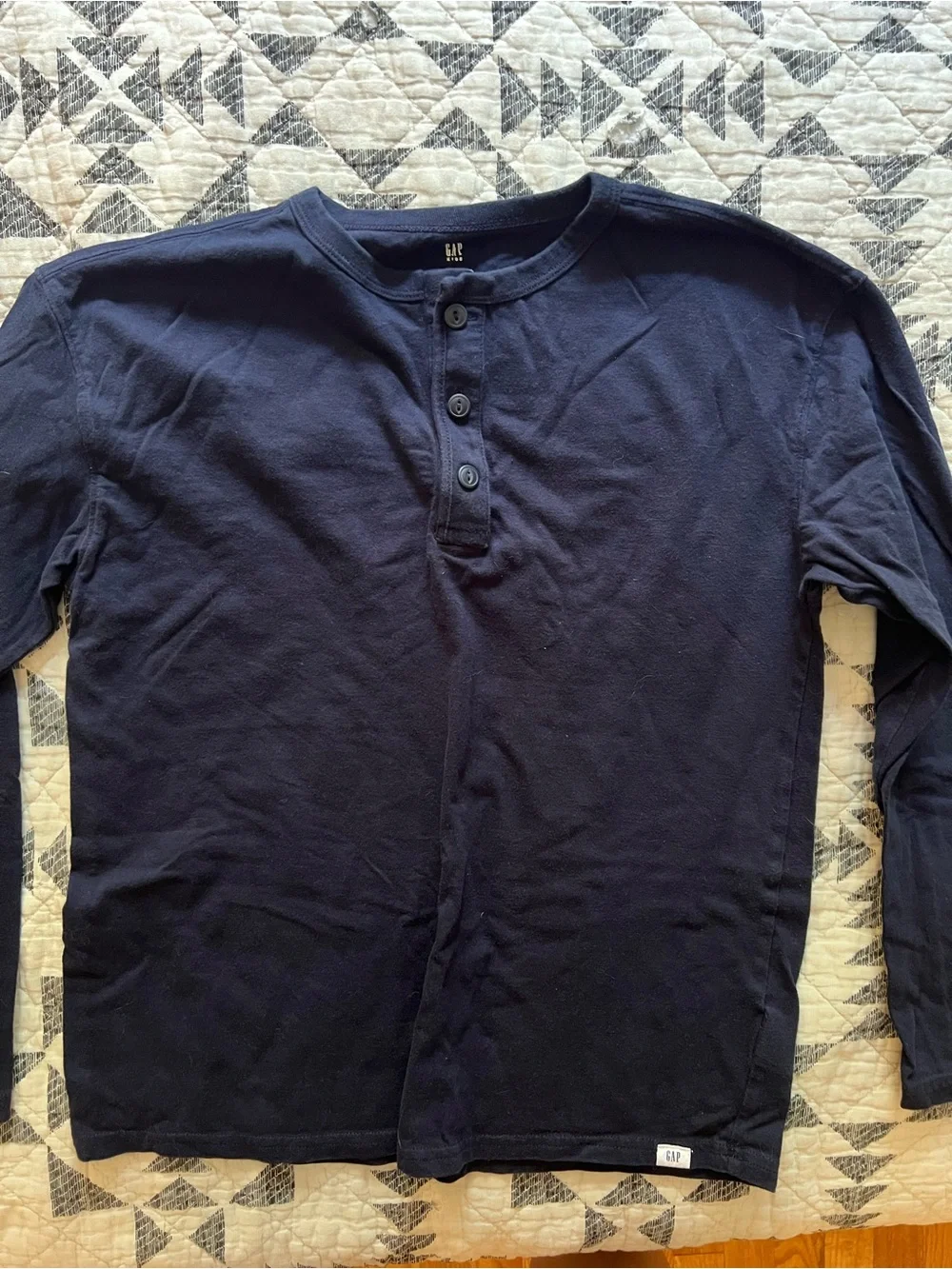Bundle of 8 boys L long sleeve tees, Gap and Old Navy, excellent condition